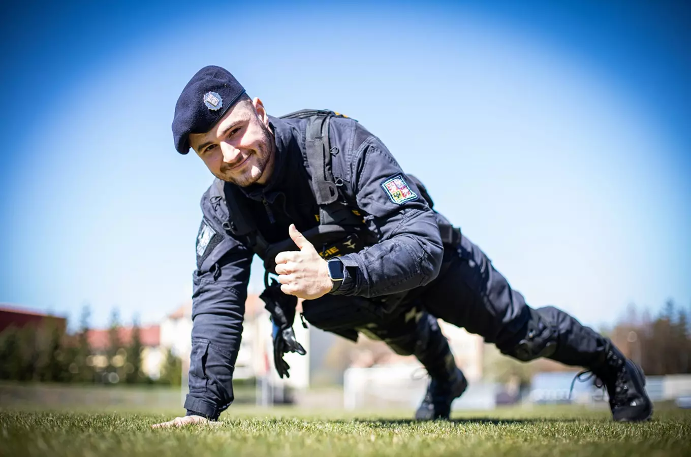 Policejní fyzické testy na zkoušku pro veřejnost