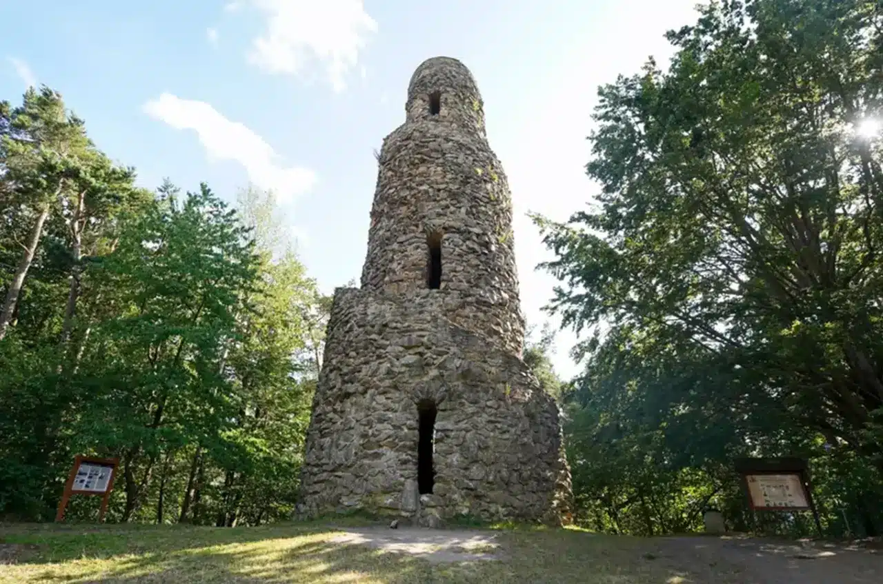 Vycházka turistů – Krásenská rozhledna