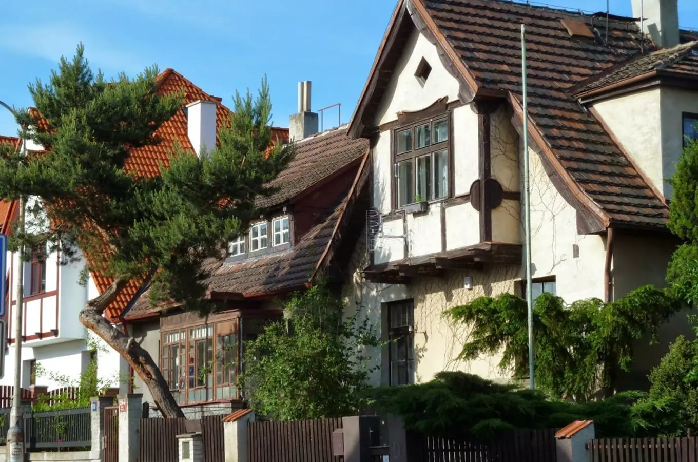 Žižkov v bytové krizi – Od Černé ruky po kolonii Domov