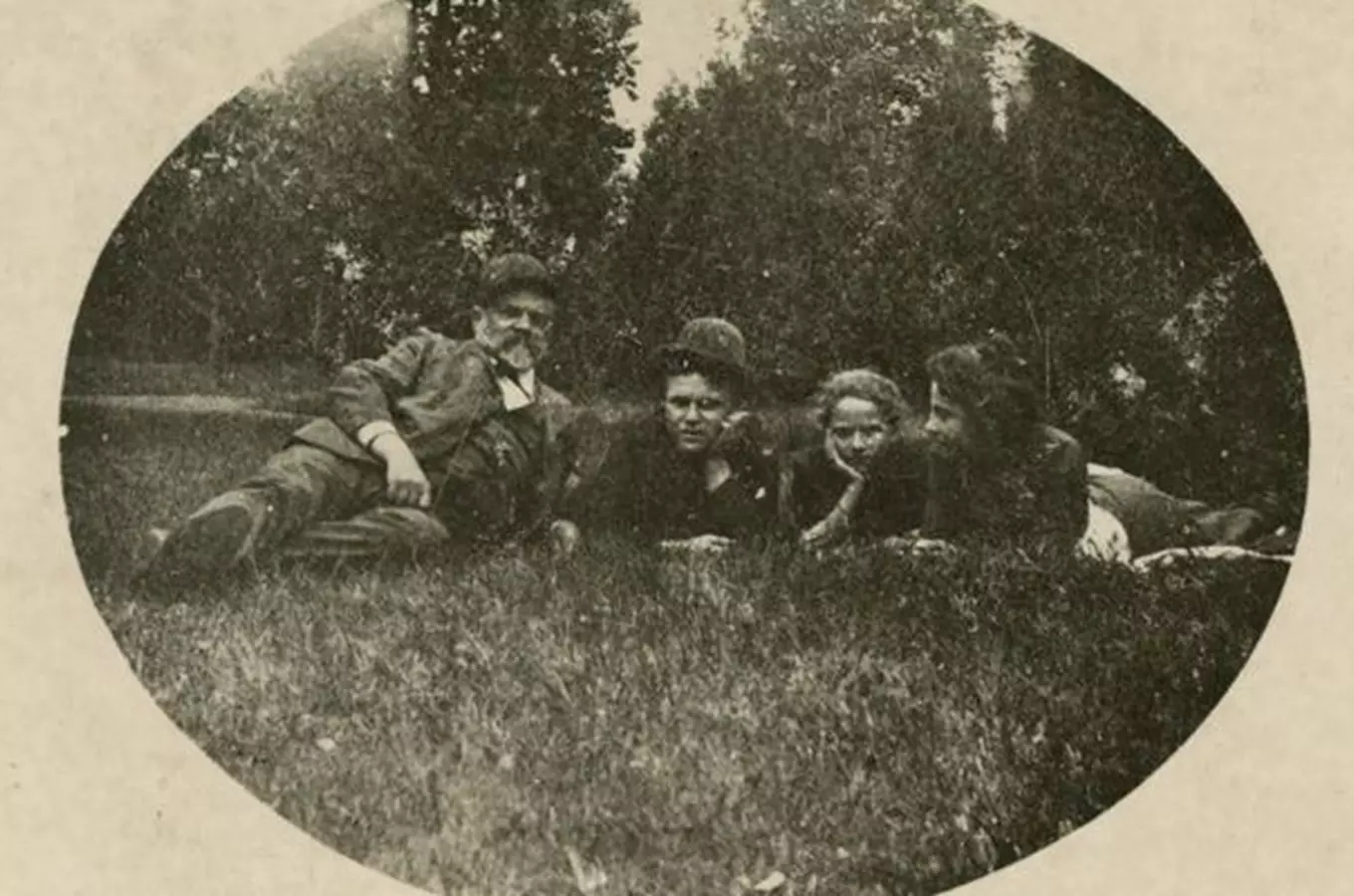 Komentovaná prohlídka výstavou Antonín Dvořák ve fotografiích