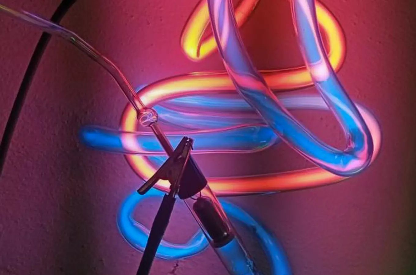 Neon Glass show a workshopy