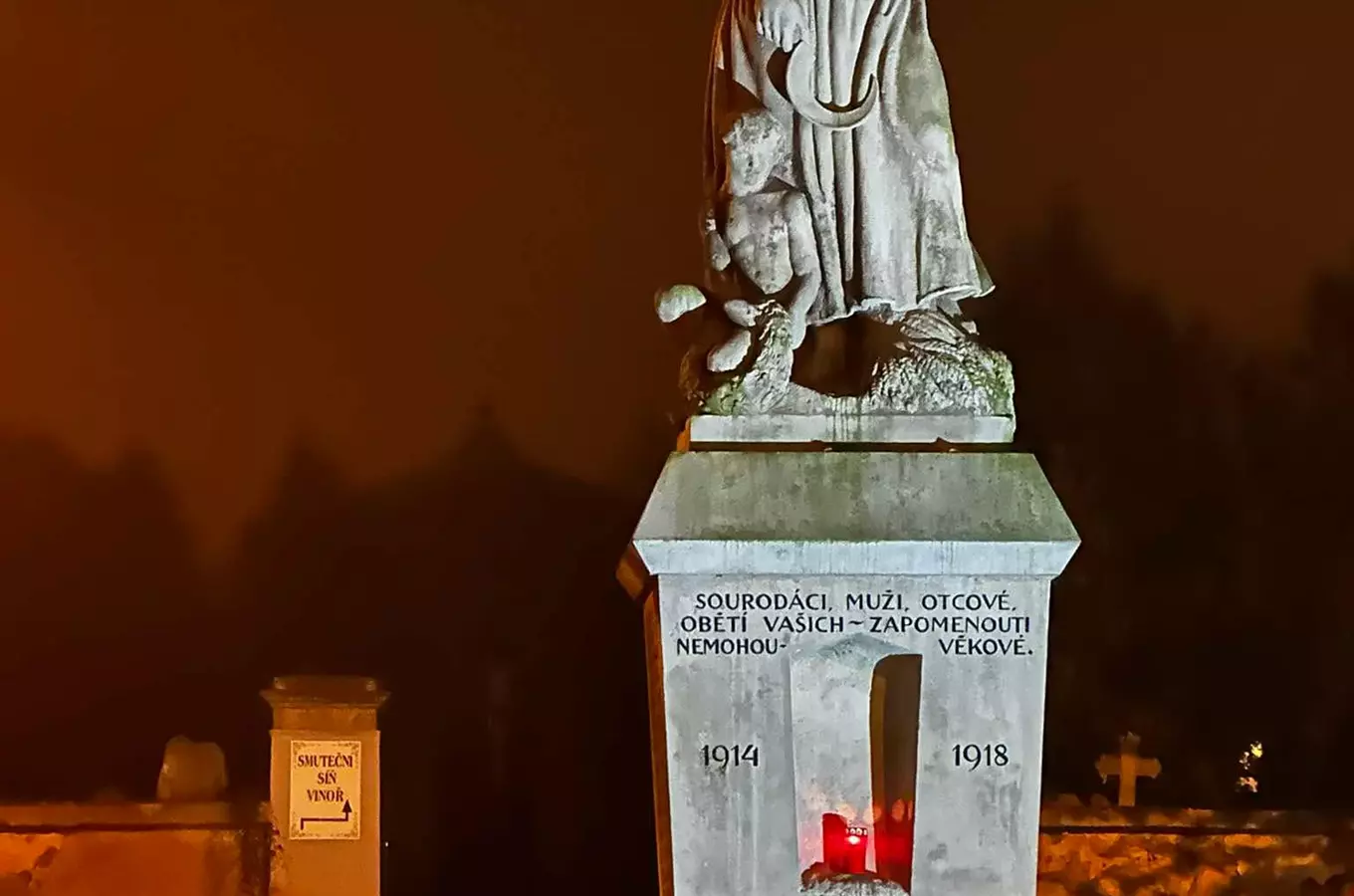 Pietní akt ke Dni válečných veteránů ve Vinoři