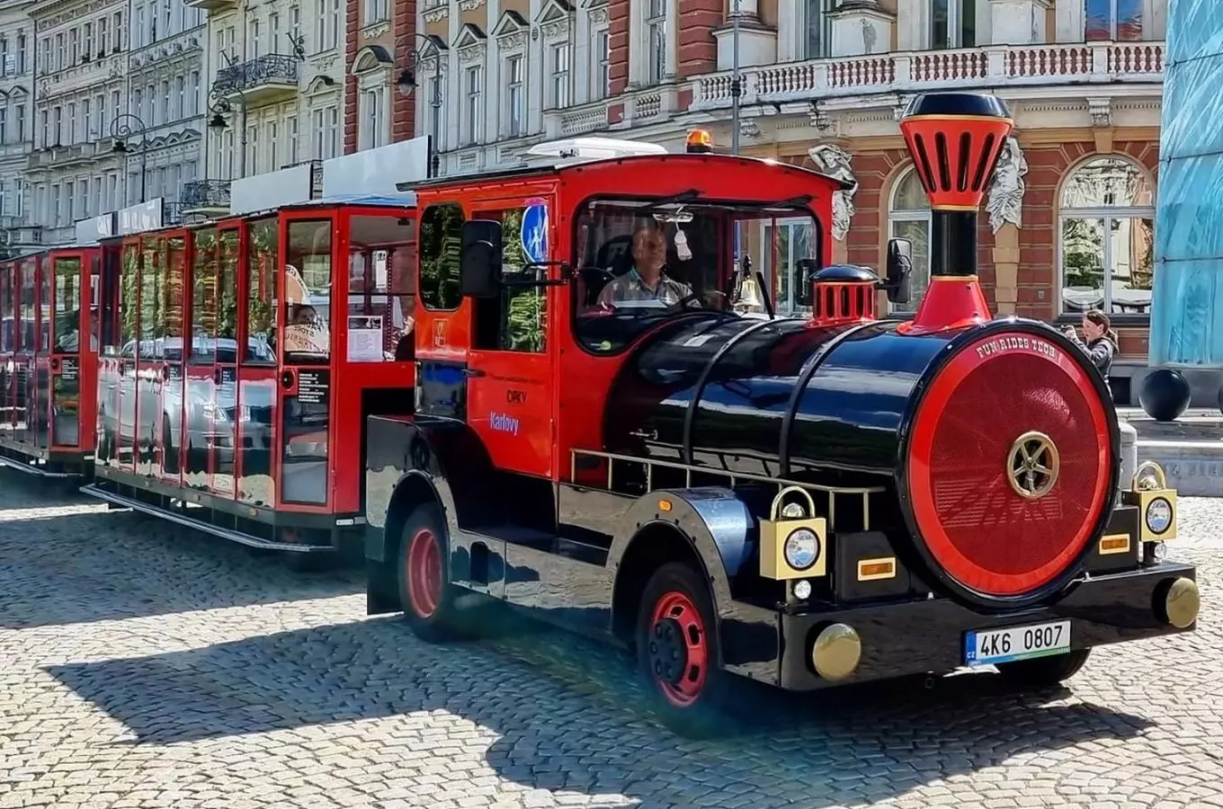 Vyhlídková jízda autovláčkem Karlovými Vary 2026