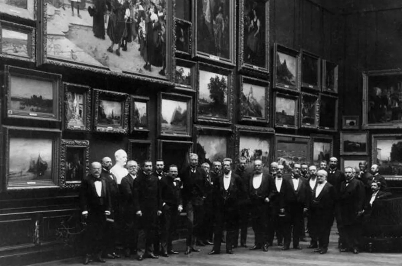 Otevřeno 230 let – venkovní výstava fotografií z historie Národní galerie Praha