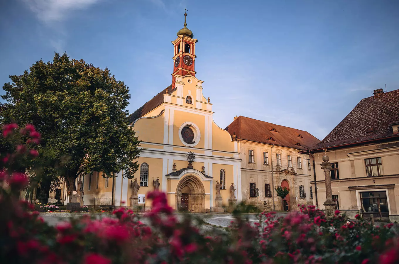 Noční prohlídky kláštera v Polici nad Metují 2026