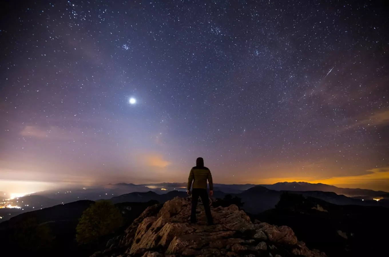 Zvířetníkové světlo – astronomický jev okolo rovnodennosti