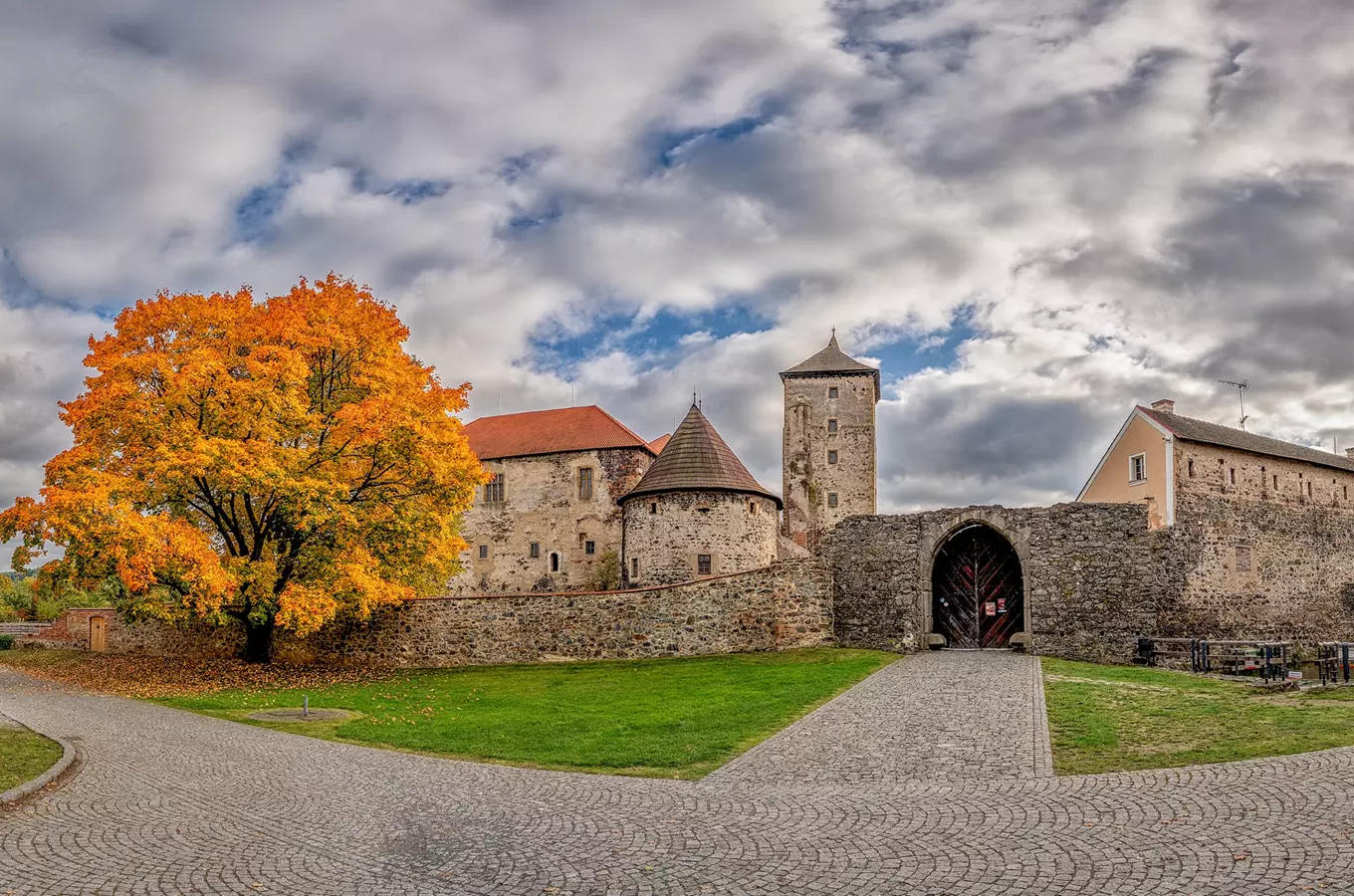 Výstava fotografií Milana Janocha na švihovském hradě