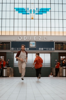 Connecting/stations