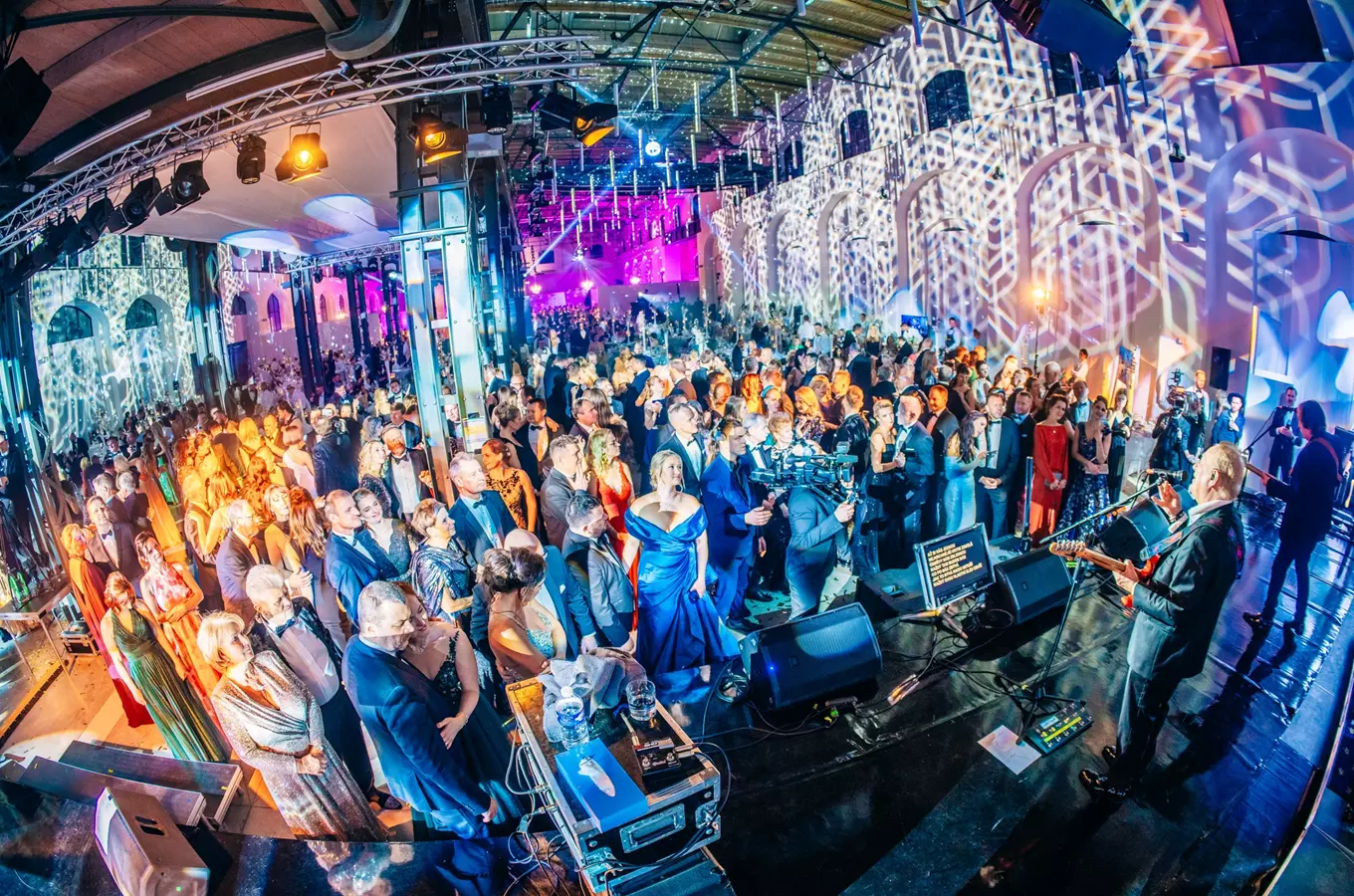 Ples jako Brno 2027 – ples pro opravdové milovníky života a luxusu