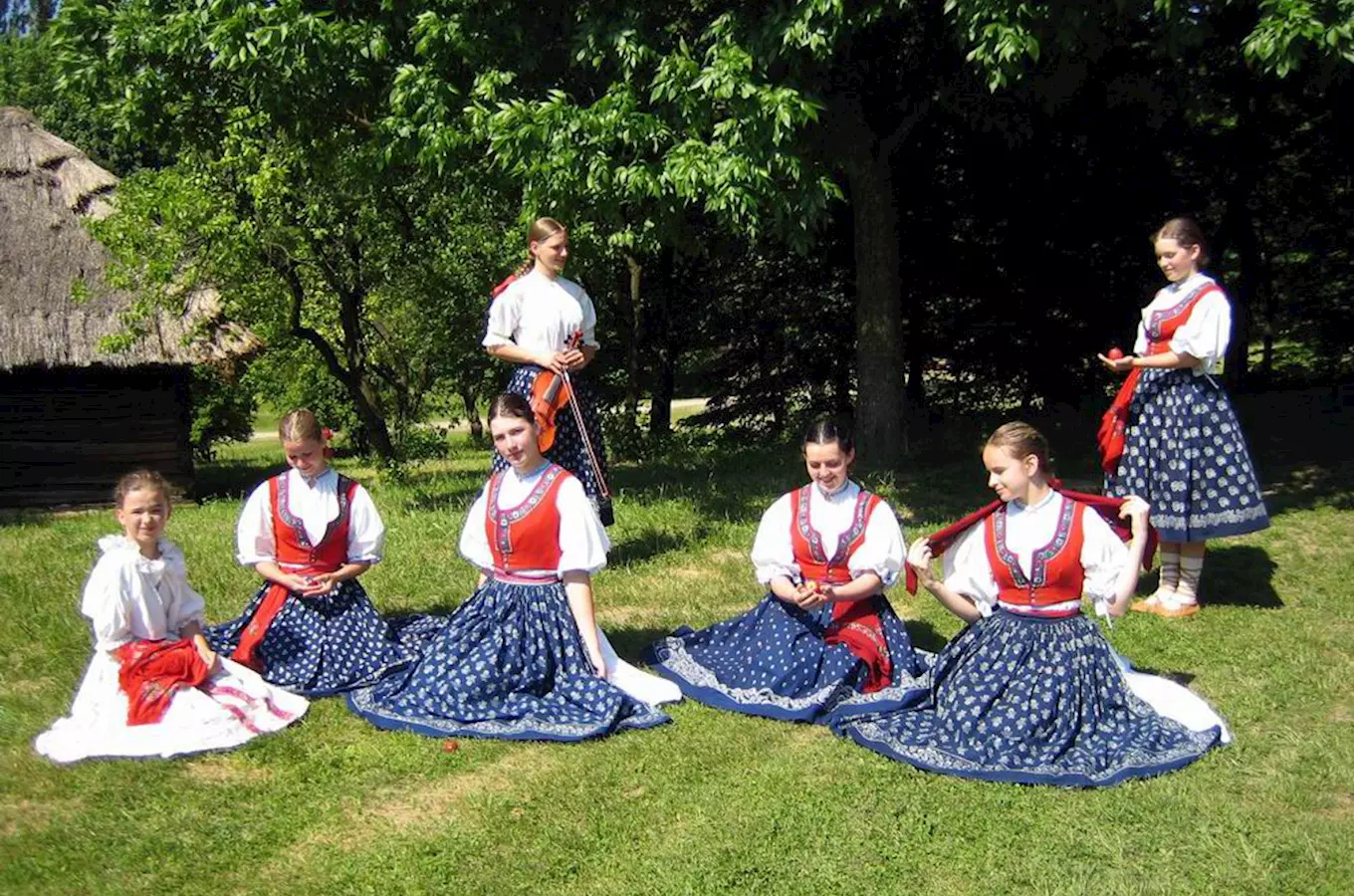 Mezinárodní festival dětských folklórních souborů Písní a tancem 2026