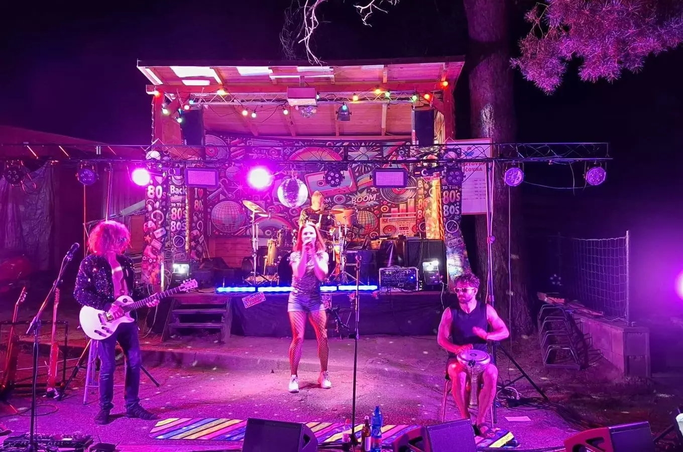 Kapela 90 Sounds v Tresoru  – 90s Party