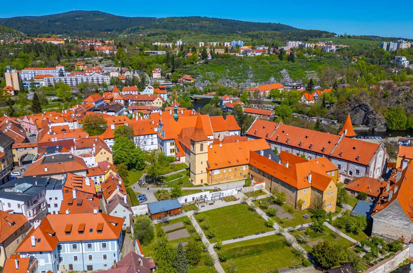 Plameny v Klášterech – sympozium vinutých perel v Českém Krumlově 2027